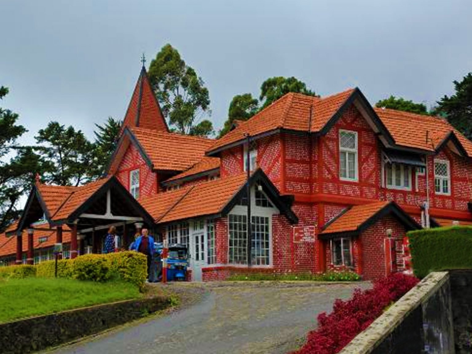 nuwara eliya tour organizer